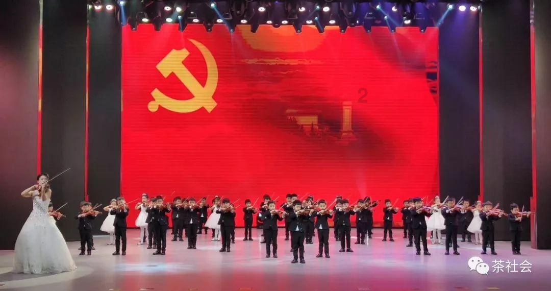 德桑蒂斯退选引用丘吉尔 “假名言”遭群嘲